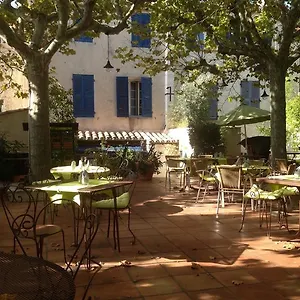 Le Clos Des Aromes 3* Cassis